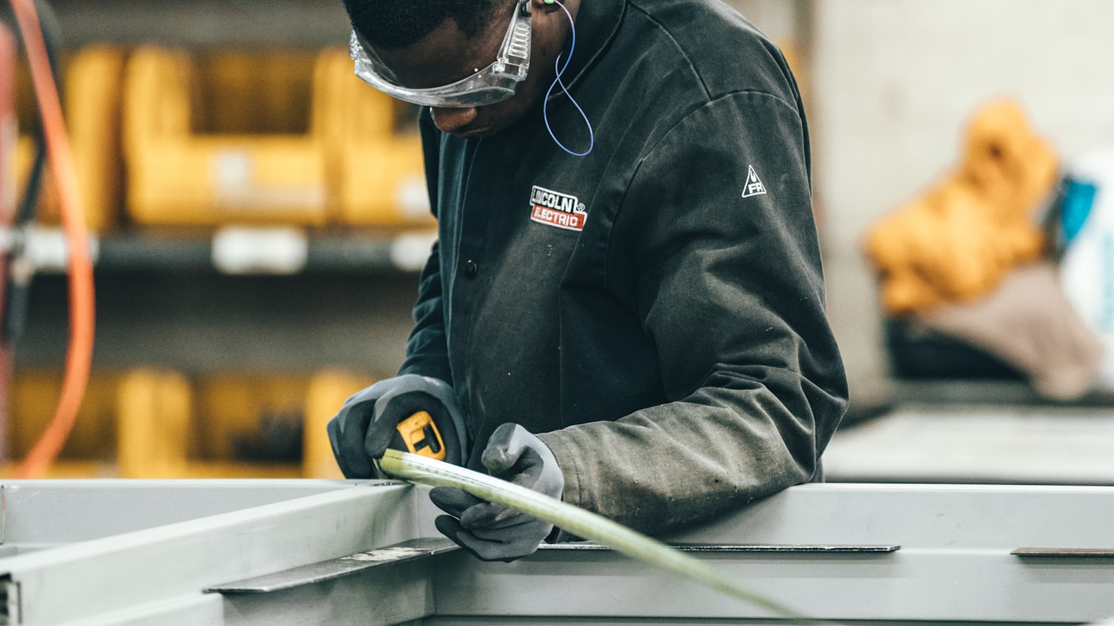 Technicien METRATHON en intervention sur une installation industrielle